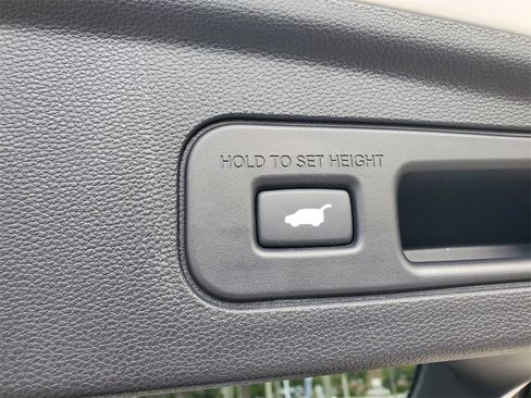 Used 2025 Acura MDX w/ Technology Package image 9