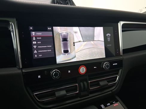 New 2026 Porsche Macan image 23