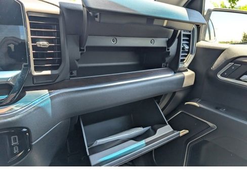 Used 2024 GMC Sierra 1500 SLT image 24