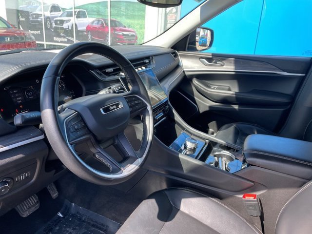 Used 2021 Jeep Grand Cherokee L Limited AWD/4WD image 6
