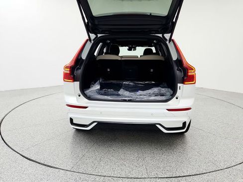 New 2026 Volvo XC60 B5 Plus w/ Climate Package PRO image 15