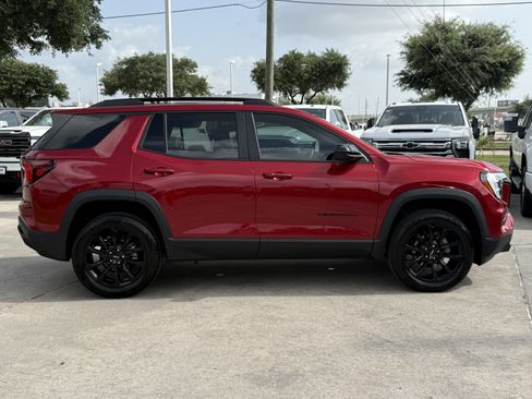 Used 2026 GMC Terrain Elevation w/ Elevation Premium Package FWD image 3