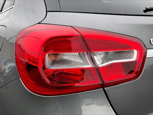 Used 2017 Mercedes-Benz GLA 250 4MATIC image 24