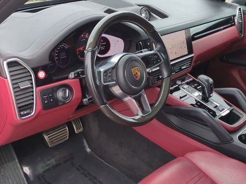 Used 2022 Porsche Cayenne S image 2