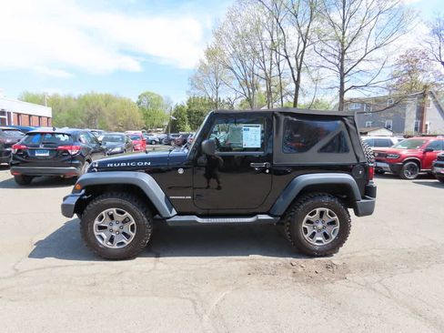 Used 2015 Jeep Wrangler Rubicon w/ Power Convenience Group image 3