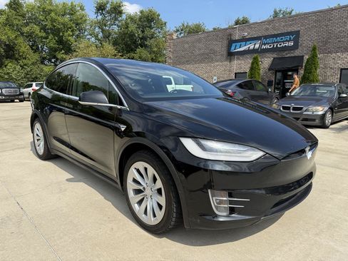 Used 2020 Tesla Model X Long Range AWD/4WD image 3