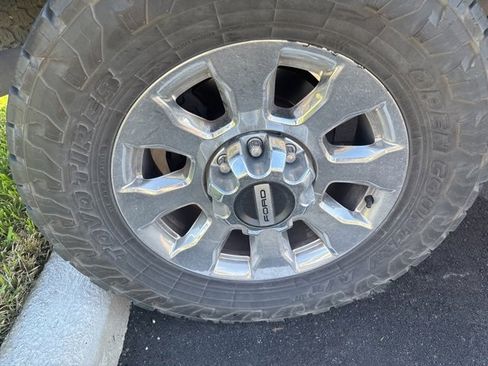 Used 2017 Ford F250 Lariat image 8