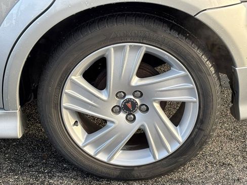 Used 2004 Pontiac Vibe Base image 27