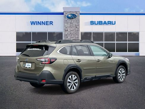 Used 2025 Subaru Outback Premium AWD/4WD image 5