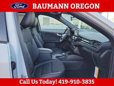 New 2026 Ford Escape ST-Line w/ Cold Weather Package AWD/4WD image 12