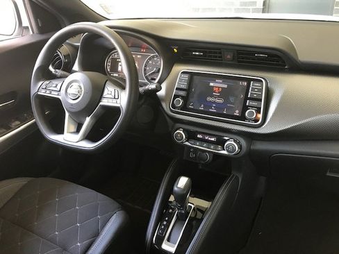 Used 2020 Nissan Kicks SV FWD image 8