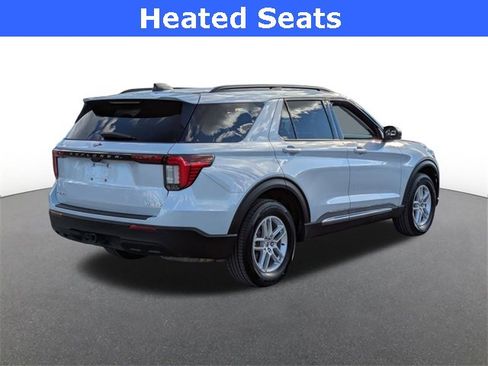 Used 2025 Ford Explorer Active image 3