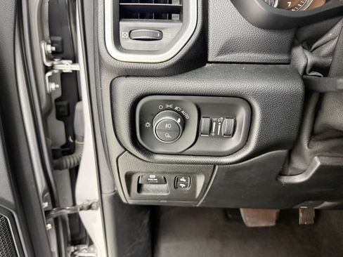 Used 2019 RAM 1500 Big Horn RWD image 11