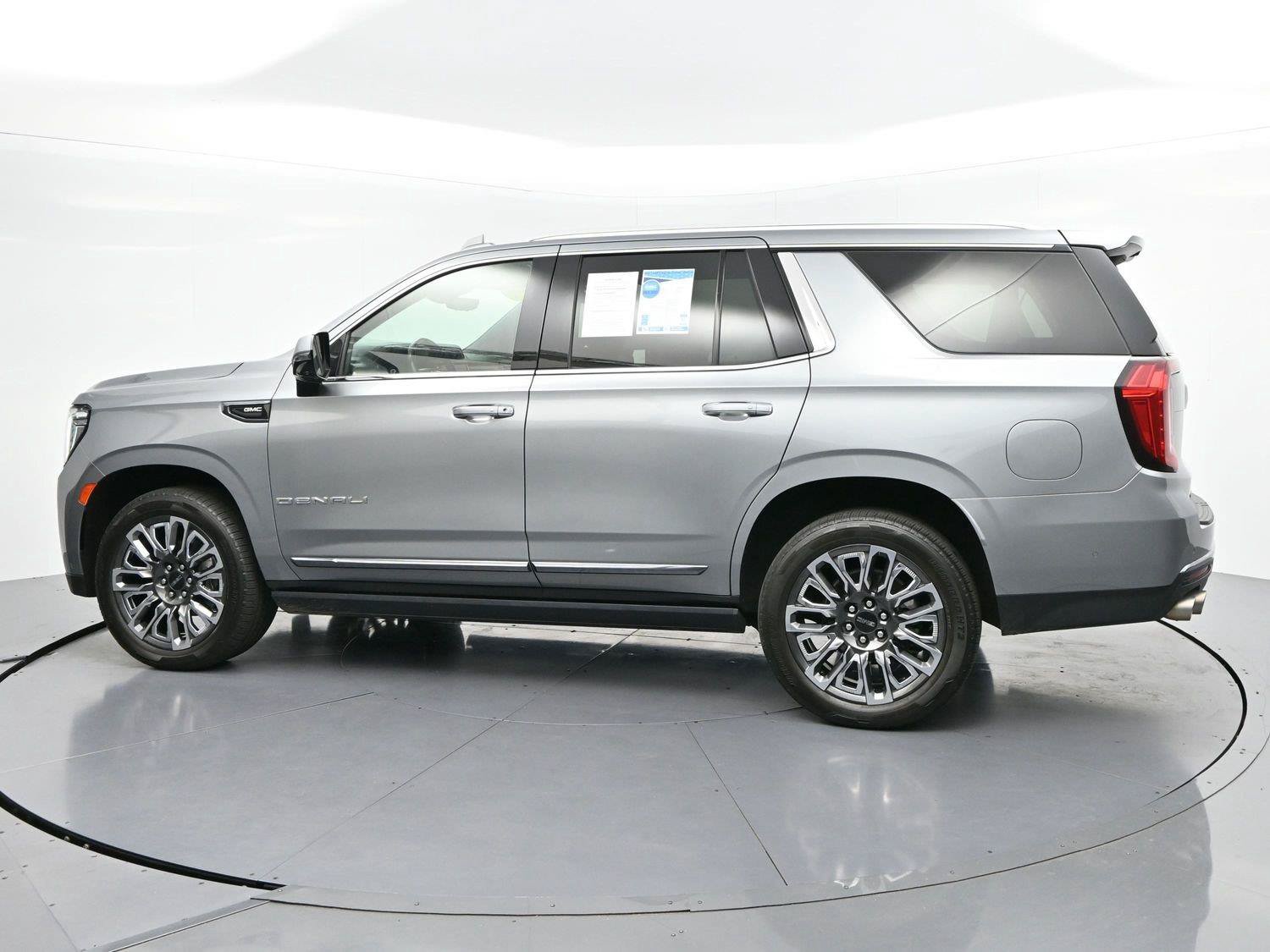 Used 2023 GMC Yukon Denali Ultimate AWD/4WD image 5