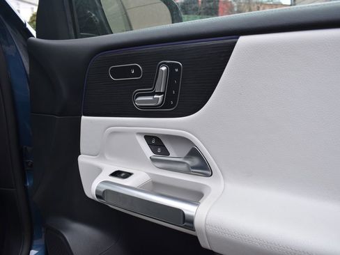 Used 2023 Mercedes-Benz GLB 250 image 19