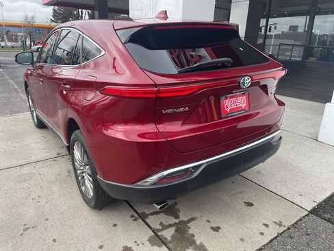 Used 2021 Toyota Venza Limited image 45