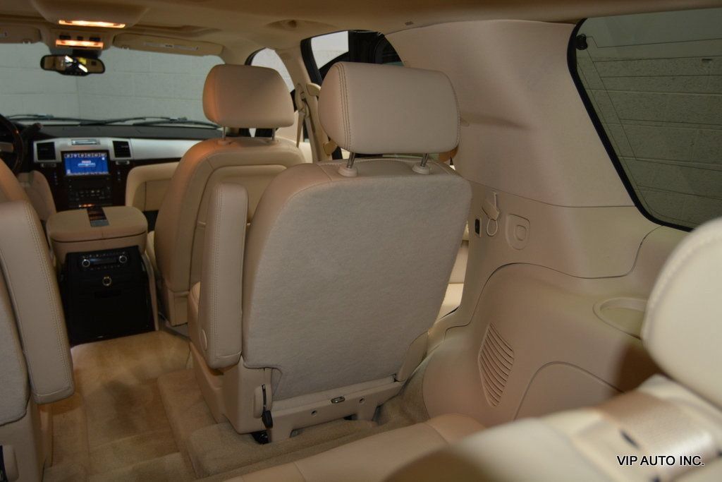 Used 2007 Cadillac Escalade AWD w/ Climate Package image 24
