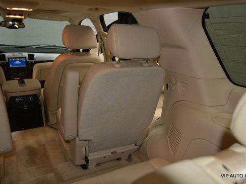 Used 2007 Cadillac Escalade AWD w/ Climate Package image 24