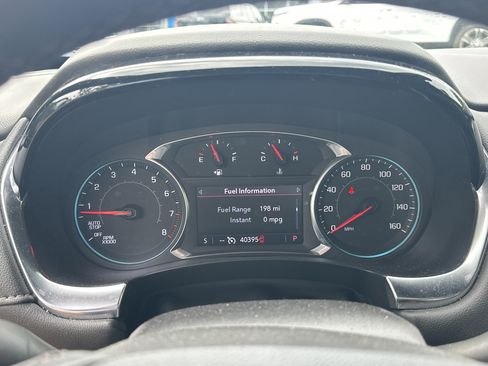 Used 2023 Chevrolet Traverse LT FWD image 35