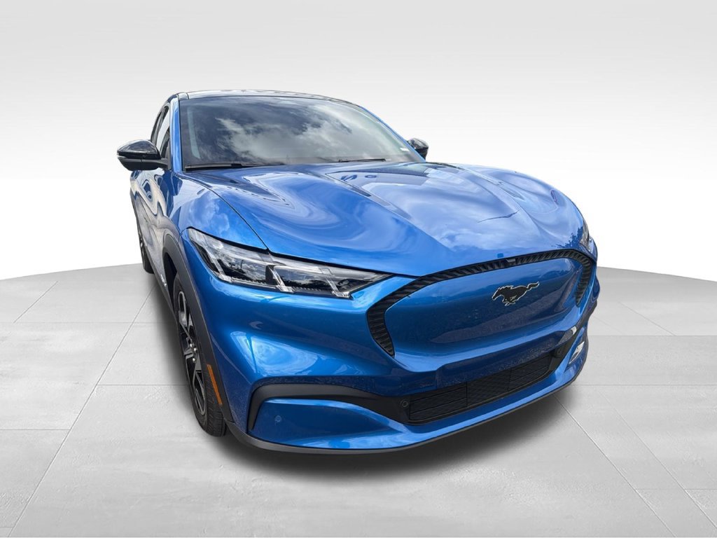 Used 2025 Ford Mustang Mach-E Select RWD image 3