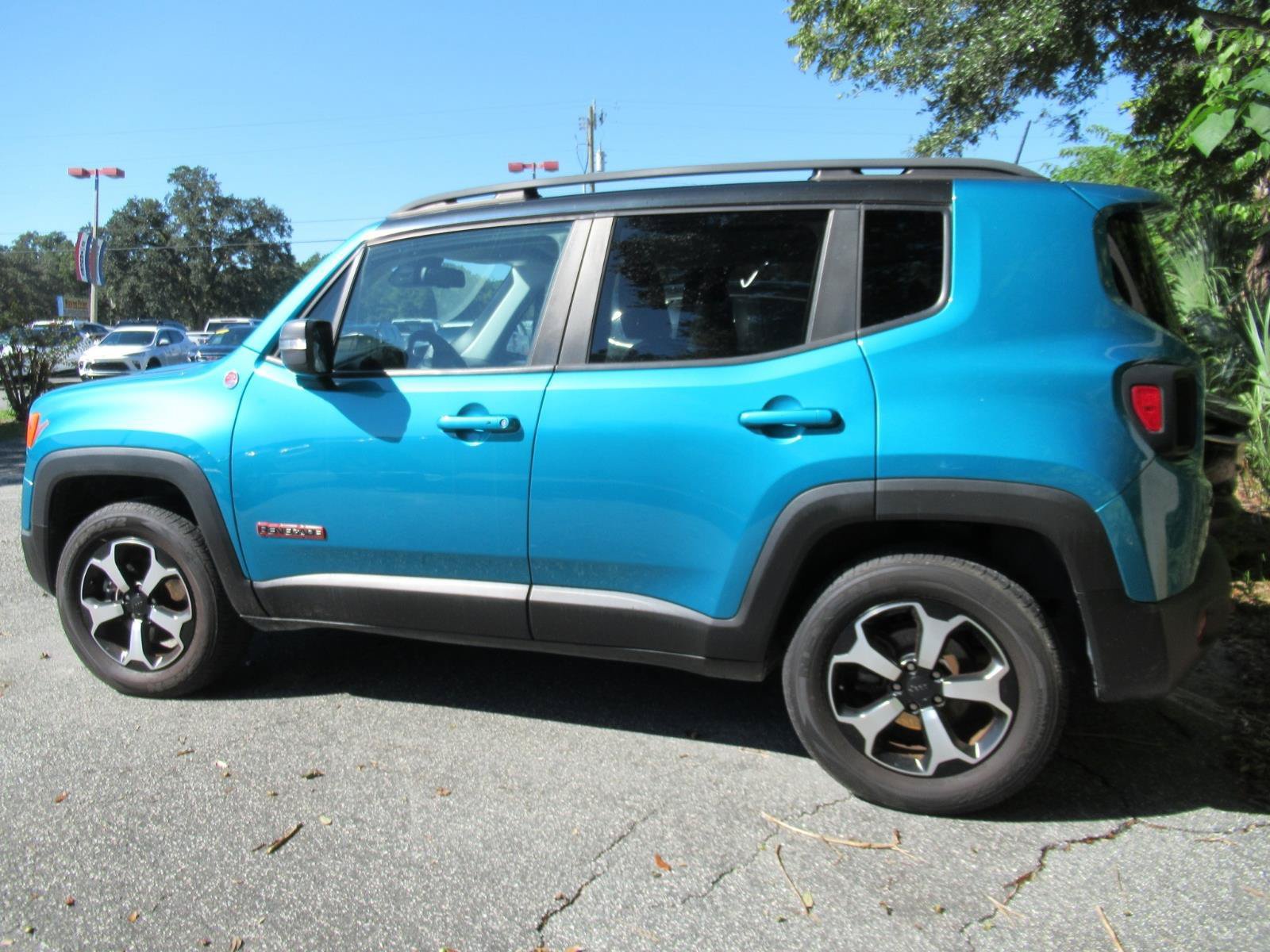 Certified 2021 Jeep Renegade Trailhawk AWD/4WD image 3
