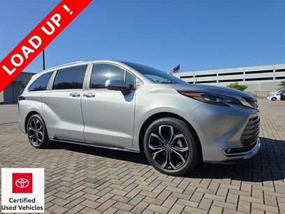 Certified 2025 Toyota Sienna Platinum