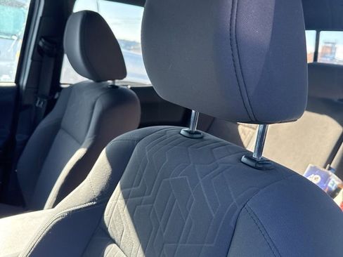 Used 2019 Toyota Tacoma TRD Sport image 6