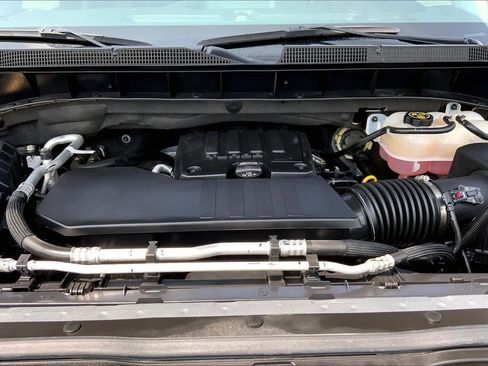 Used 2023 Chevrolet Silverado 1500 Custom AWD/4WD image 31