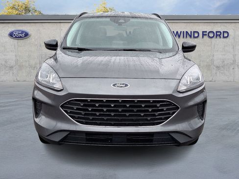 Used 2022 Ford Escape SE w/ SE Sport Appearance Package AWD/4WD image 2