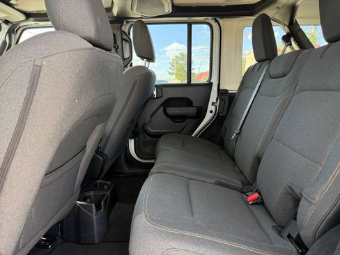 Used 2025 Jeep Wrangler Unlimited Sport AWD/4WD image 25