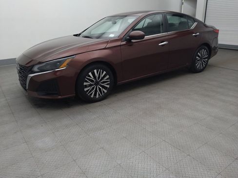 Used 2023 Nissan Altima 2.5 SV image 5