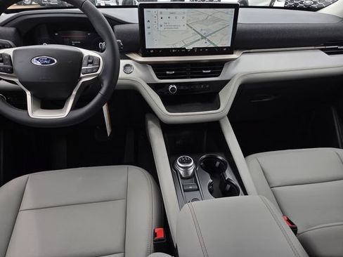 New 2026 Ford Explorer Active w/ Active Comfort Package RWD image 5