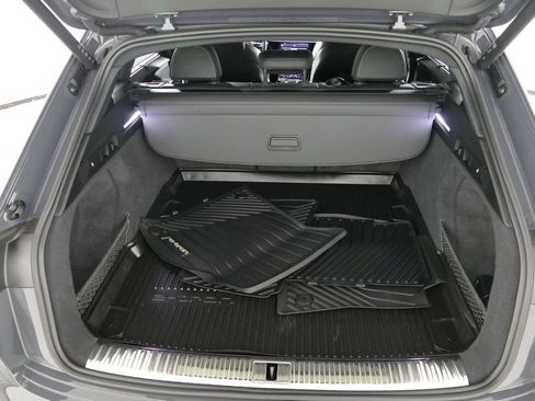 Used 2024 Audi Q8 e-tron Prestige AWD/4WD image 30