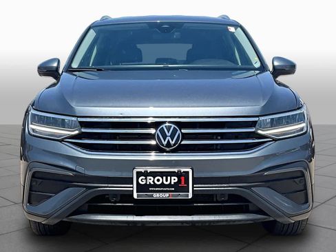 Used 2024 Volkswagen Tiguan SE AWD/4WD image 3