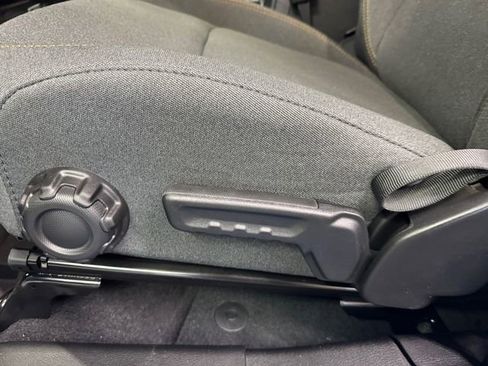 Used 2025 Jeep Wrangler Sport S image 23