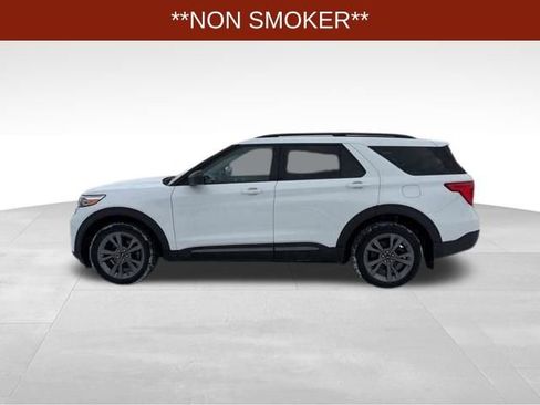 Used 2021 Ford Explorer XLT w/ XLT Sport Appearance Package image 4