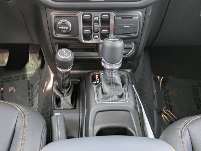 New 2025 Jeep Wrangler Unlimited Sahara AWD/4WD image 17