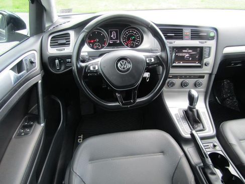 Used 2015 Volkswagen Golf TDI FWD image 5