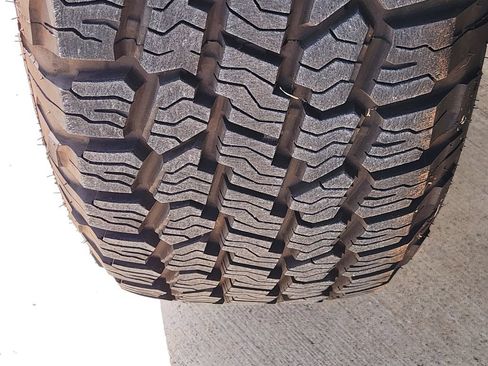 Used 2020 Jeep Wrangler Unlimited Sahara AWD/4WD image 13