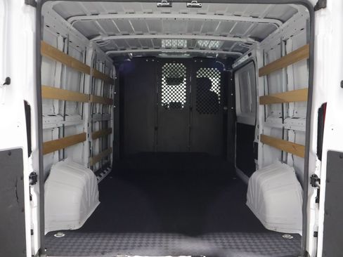 Used 2025 RAM ProMaster 2500 w/ U-Haul Equipment Group FWD image 4