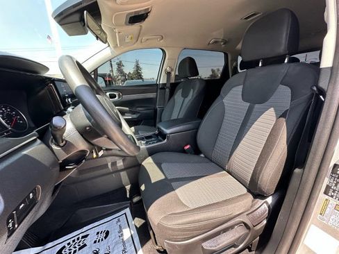 Used 2022 Kia Sorento LX AWD/4WD image 11