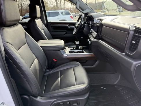 Used 2023 GMC Sierra 1500 SLT w/ SLT Premium Package image 16