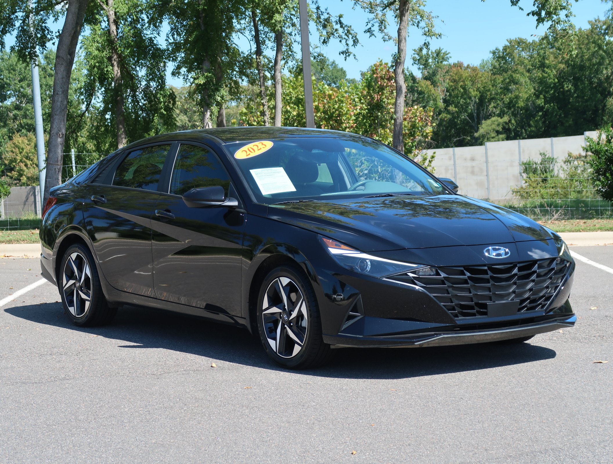 Used 2023 Hyundai Elantra SEL w/ Convenience Package FWD image 1