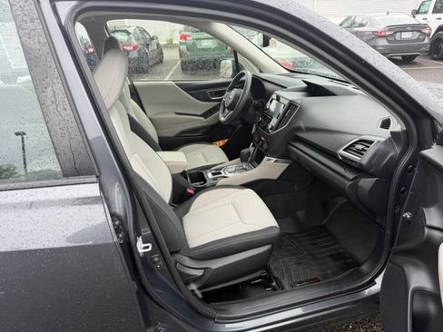 Used 2024 Subaru Forester AWD/4WD image 11