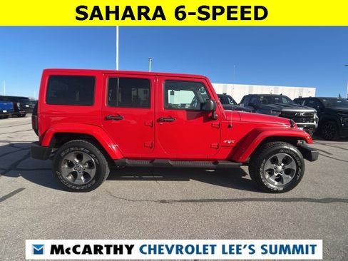 Used 2018 Jeep Wrangler Unlimited Sahara w/ Dual Top Group image 12
