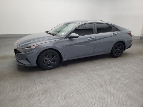 Used 2021 Hyundai Elantra SEL w/ Cargo Package image 2