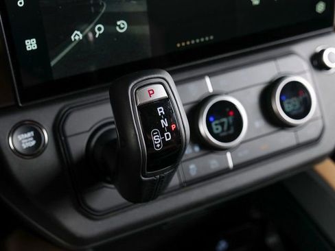 New 2026 Land Rover Defender 110 X-Dynamic SE AWD/4WD image 13