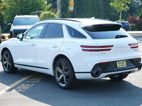 Used 2025 Genesis GV70 3.5T Sport w/ Sport Prestige Package image 7
