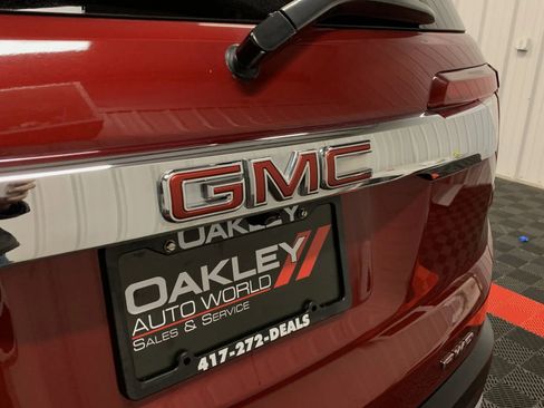 Used 2020 GMC Acadia SLE image 16