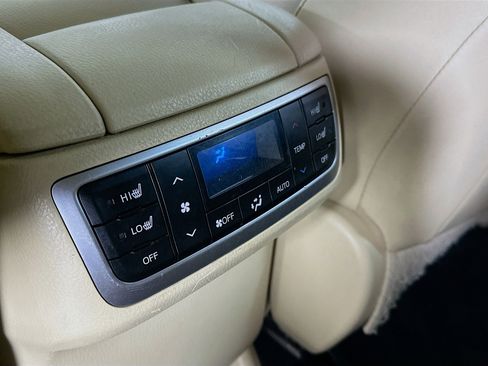 Used 2015 Toyota Highlander Limited Platinum image 28